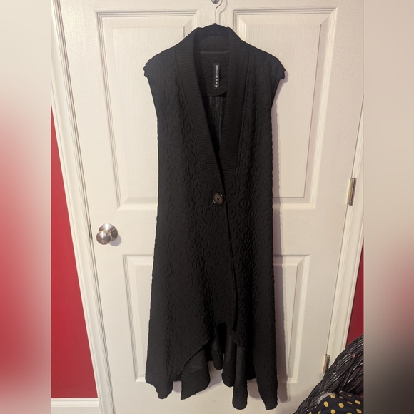 Elegant Black Vest Lagenlook Style - Picture 1 of 6